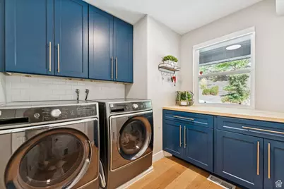 2428 S Scenic Dr E, Salt Lake City, UT 84109 - Photo 28