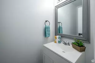 488 E 200 S, Clearfield, UT 84015 - Photo 8