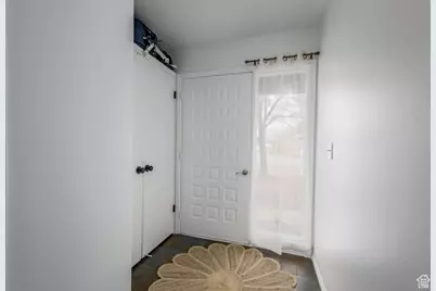 488 E 200 S #A3, Clearfield, UT 84015 - Photo 2