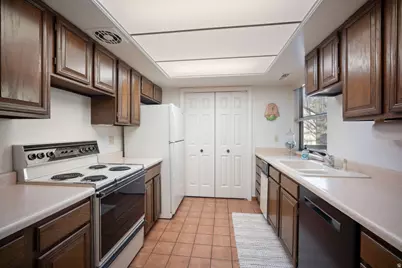 5536 S Springtree Ln E #A, Murray, UT 84107 - Photo 6