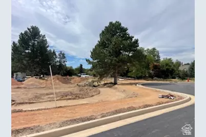 1039 N Mosley Ct E #4, Layton, UT 84040 - Photo 1