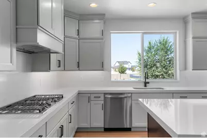 611 N Briarwood Ln, Lindon, UT 84042 - Photo 14