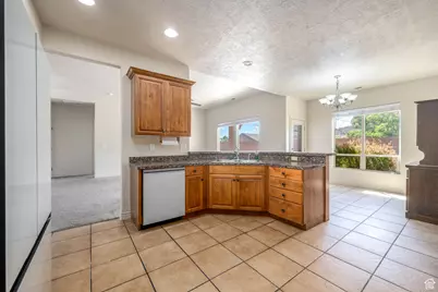 236 S 2020 Cir E, Saint George, UT 84790 - Photo 4
