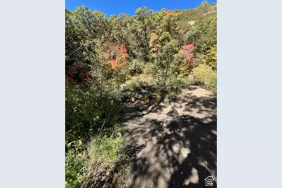 5028 S Ridgedale Dr E, Ogden, UT 84415 - Photo 2