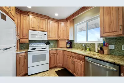 2484 Oakridge Dr, Spanish Fork, UT 84660 - Photo 22