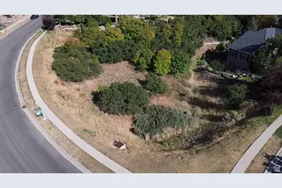 348 E Hidden Lake Dr #107, Bountiful, UT 84010 - Photo 4