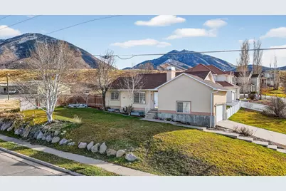 828 E Vine St, Tooele, UT 84074 - Photo 2