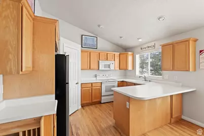 572 E 5300 S, Murray, UT 84107 - Photo 6