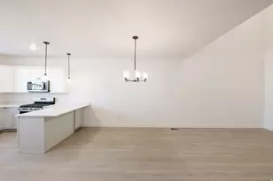 1475 W Skyline Dr, Saratoga Springs, UT 84045 - Photo 2