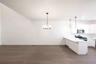 1471 W Skyline Dr, Saratoga Springs, UT 84045 - Photo 2