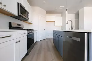 1467 W Skyline Dr, Saratoga Springs, UT 84045 - Photo 4