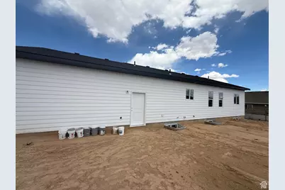 1453 W 975 S, Vernal, UT 84078 - Photo 4