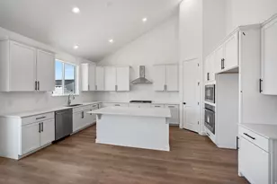 654 S Maxwell Dr, Grantsville, UT 84029 - Photo 2