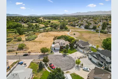 889 W Rockhill Point Cv, Taylorsville, UT 84123 - Photo 104