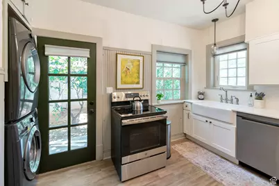 135 S 100 St E, Saint George, UT 84770 - Photo 10