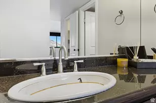 241 N Vine St E, Salt Lake City, UT 84103 - Photo 38