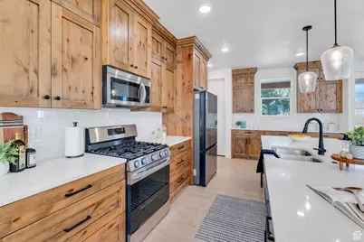 2345 E Cherry Ln, Layton, UT 84040 - Photo 6