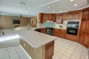 928 E Rocky Mouth Ln, Draper, UT 84020 - Photo 8