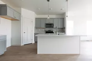 1447 W Skyline Dr, Saratoga Springs, UT 84045 - Photo 6