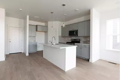 1447 W Skyline Dr #913, Saratoga Springs, UT 84045 - Photo 8