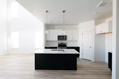 1451 W Skyline Dr #912, Saratoga Springs, UT 84045 - Photo 2