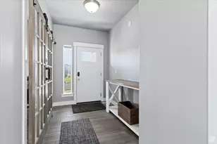 7464 W Hall Crossing Dr S, Herriman, UT 84096 - Photo 4