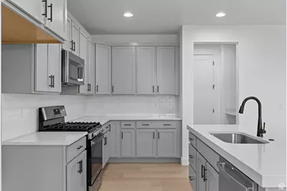 3186 W 2600 N, Clinton, UT 84015 - Photo 12