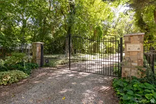 2318 E Walker Ln, Holladay, UT 84117 - Photo 2