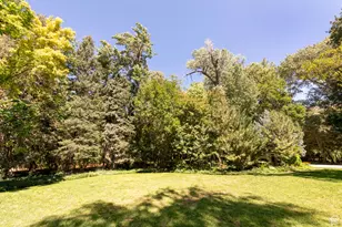 2318 E Walker Ln, Holladay, UT 84117 - Photo 10