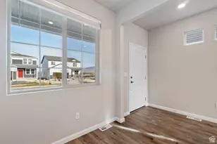 49 E Broadway Dr, Saratoga Springs, UT 84045 - Photo 2