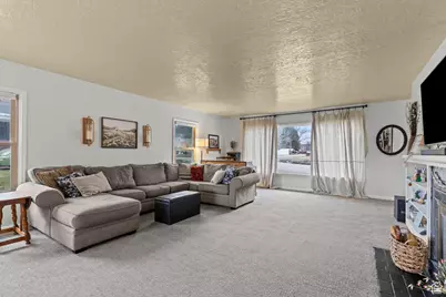 162 S 3rd St E, Preston, ID 83263 - Photo 4