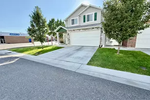 1021 E 1225 S, Clearfield, UT 84015 - Photo 2