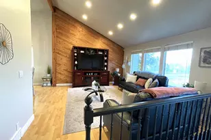 2712 E 7115 S, Cottonwood Heights, UT 84121 - Photo 2