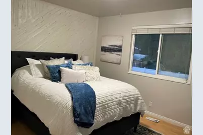 2712 E 7115 S, Cottonwood Heights, UT 84121 - Photo 10