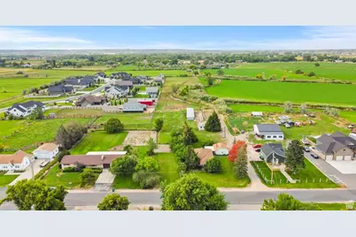 2425 W 200 S, Marriott-Slaterville City, UT 84404 - Photo 2