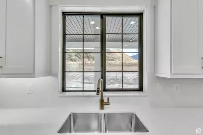 318 E Mapleton Estates Dr, Mapleton, UT 84664 - Photo 18