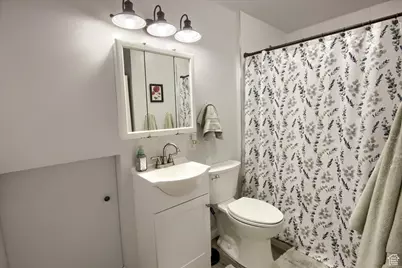 2816 W 4400 S, Roy, UT 84067 - Photo 26