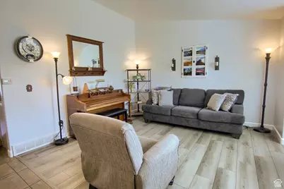 2816 W 4400 S, Roy, UT 84067 - Photo 4