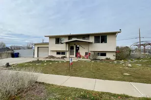 9968 S Flint Dr, Sandy, UT 84094 - Photo 2