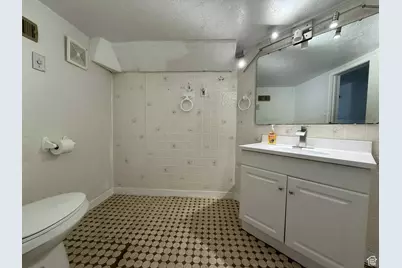 250 N 6th Ave, Price, UT 84501 - Photo 28