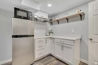 1886 W Champagne Ave, Taylorsville, UT 84129 - Photo 20