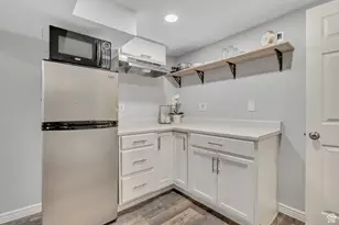 1886 W Champagne Ave, Taylorsville, UT 84129 - Photo 20