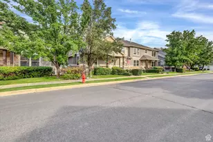 8729 S Leafwood Ln, Sandy, UT 84094 - Photo 4