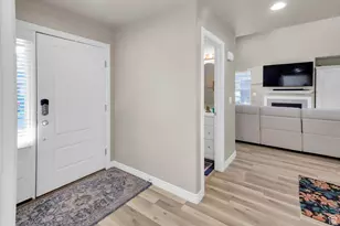 8729 S Leafwood Ln, Sandy, UT 84094 - Photo 8