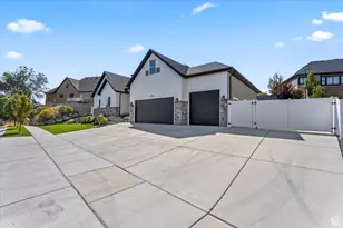 4104 E Mount Airey Dr, Eagle Mountain, UT 84005 - Photo 4