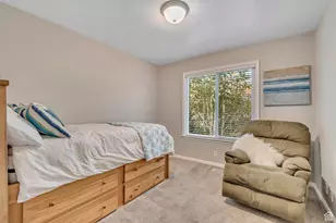 8638 S Piper Ln E, Sandy, UT 84093 - Photo 18