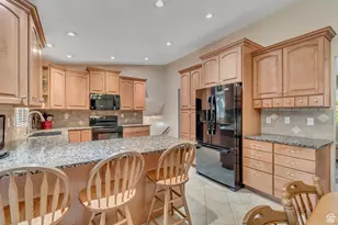 8638 S Piper Ln E, Sandy, UT 84093 - Photo 10