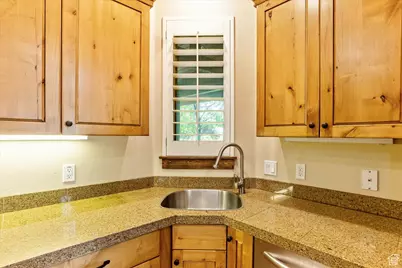 4757 S Meadowview Rd, Murray, UT 84107 - Photo 24