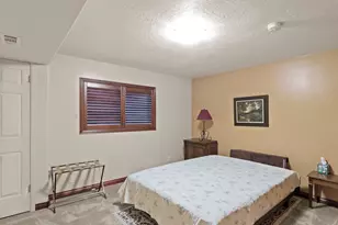 2968 E Pine View Dr S, Cottonwood Heights, UT 84121 - Photo 14