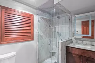 2968 E Pine View Dr S, Cottonwood Heights, UT 84121 - Photo 12